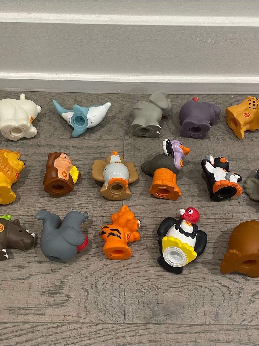 16 Fisher Price Little People Alphabet Animals - Picture 5 of 12